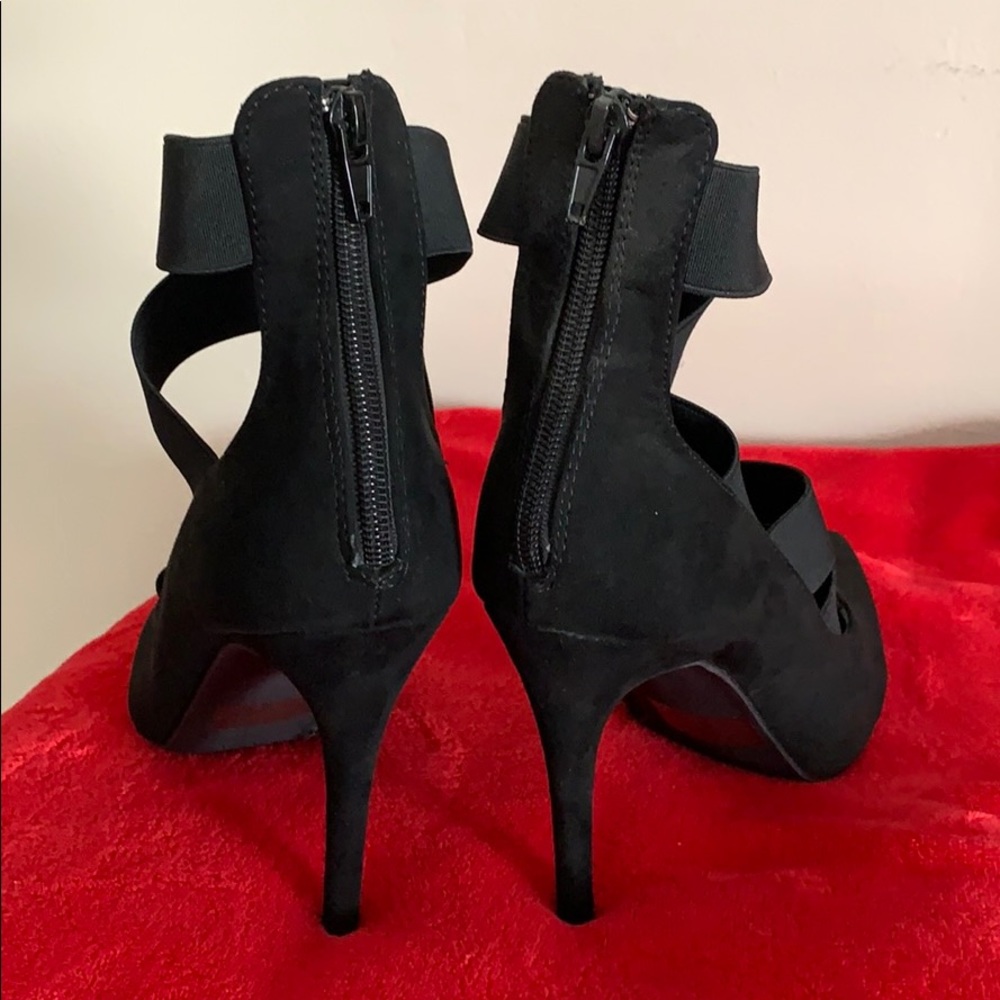 Wild Diva black strapped heels - Picture 2 of 3